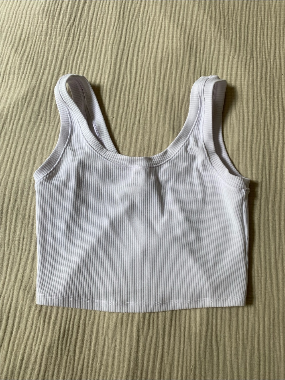 ALO Yoga White Ribbed Crop Tank/Sports Bra in Size M. Super comfortable!